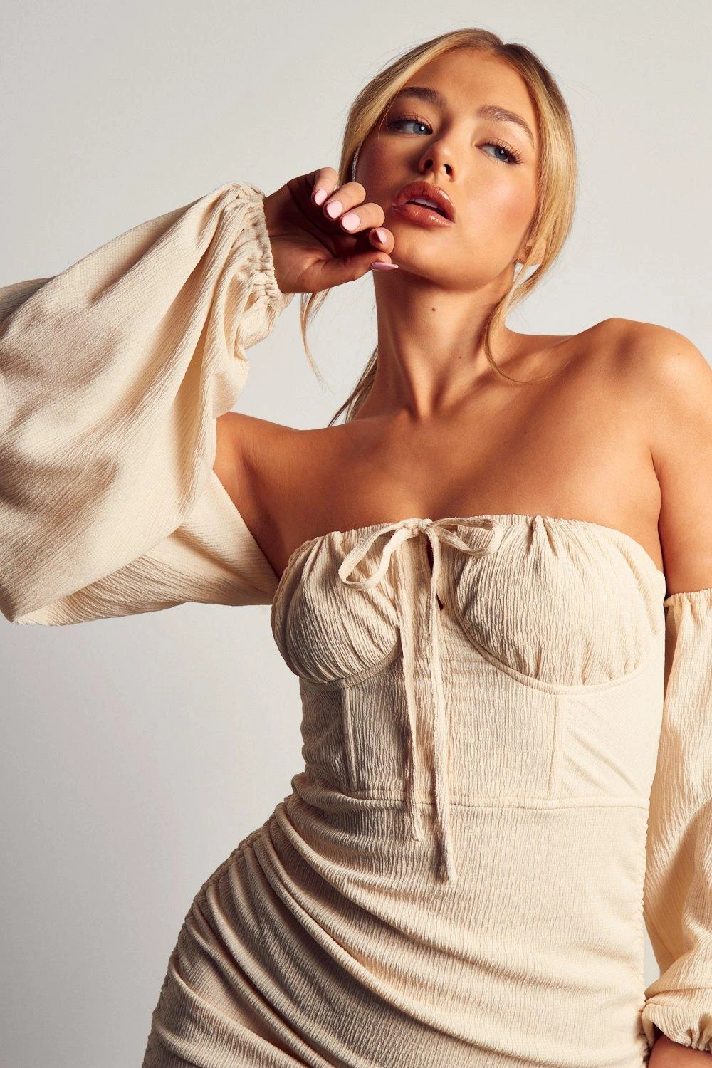 Linen Look Puff Sleeve Ruched Detail Mini Dress 4 Linen Look Puff Sleeve Ruched Detail Mini Dress - Image 2